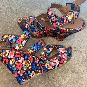 Qupid Floral Platform Wedges